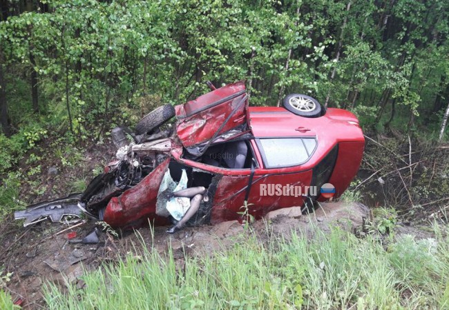 На трассе Екатеринбург-Серов в перевернувшемся Mitsubishi погибла пассажирка