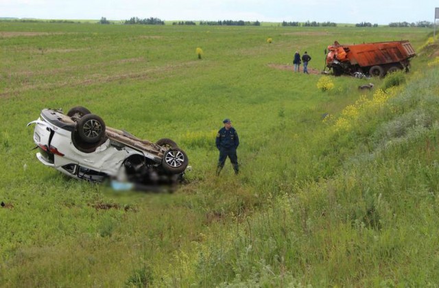 Водитель «Тойоты» и его супруга погибли в ДТП с КАМАЗом под Вятскими Полянами