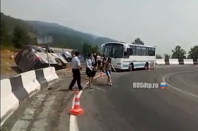 В Иркутской области в ДТП попал автобус с детским ансамблем