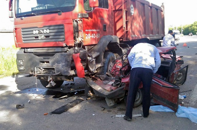 Водитель и пассажир «девятки» погибли в тройном ДТП на улице Строителей в Пензе