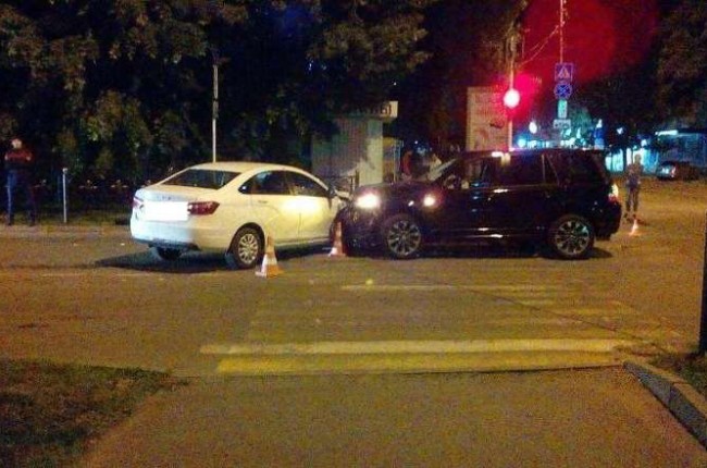 Автомобиль из команды Киркорова попал в ДТП в Ставрополе