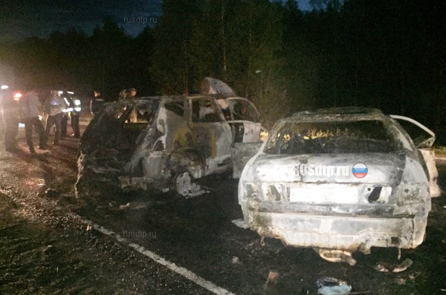 Три человека сгорели в машине в результате ДТП под Томском