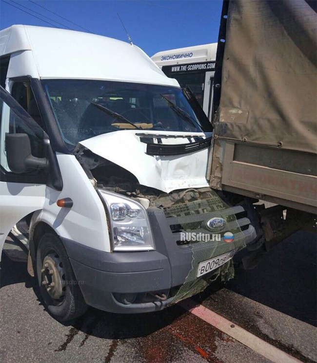 В Уфе в результате ДТП пострадали 11 пассажиров маршрутки