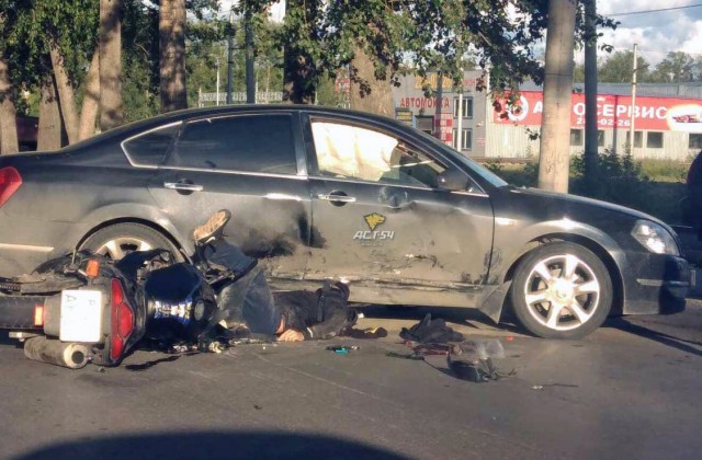 В Новосибирске при столкновении с автомобилем погиб мотоциклист