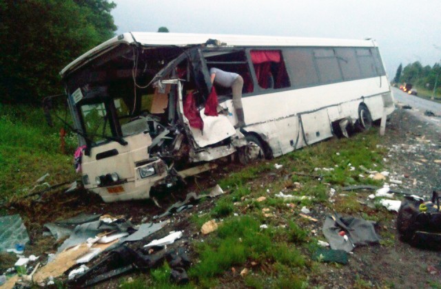 В Псковской области «Газель» столкнулась с рейсовым автобусом