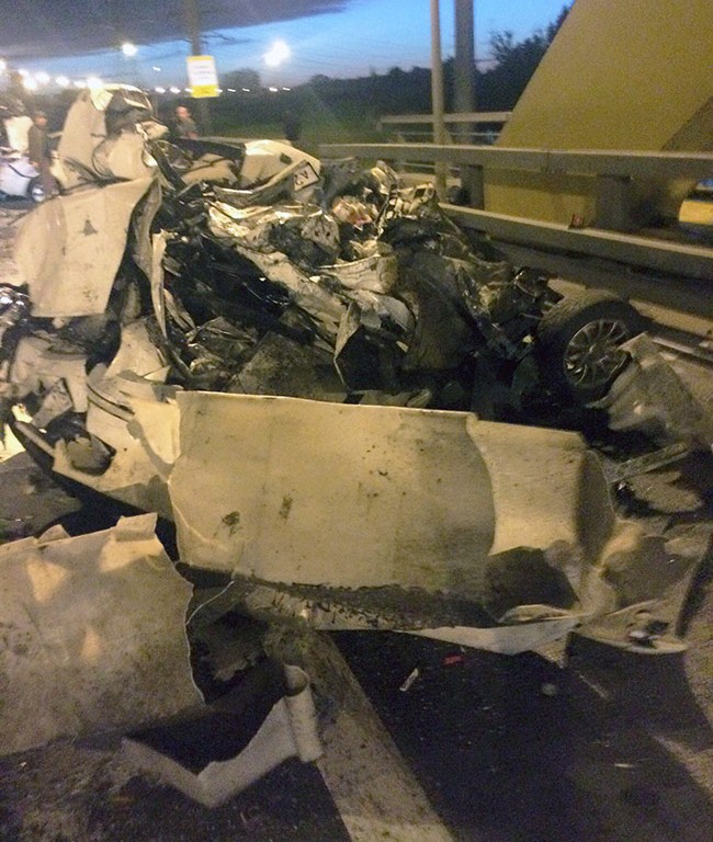 Двое водителей и дорожный рабочий пострадали в массовом ДТП на КАД в Петербурге