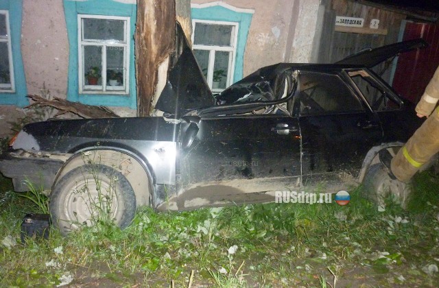 На Урале подростки разбились на угнанной машине