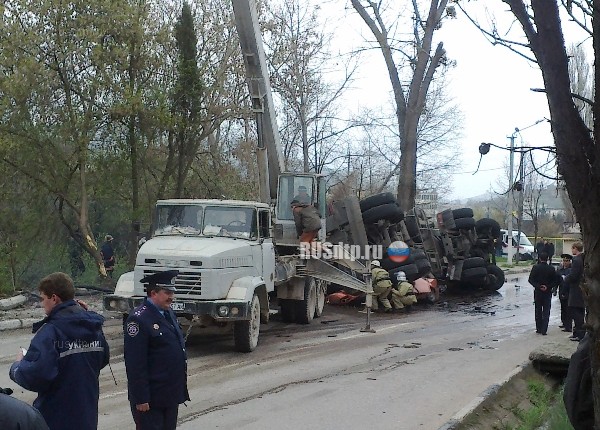 Бензовоз раздавил Шевроле