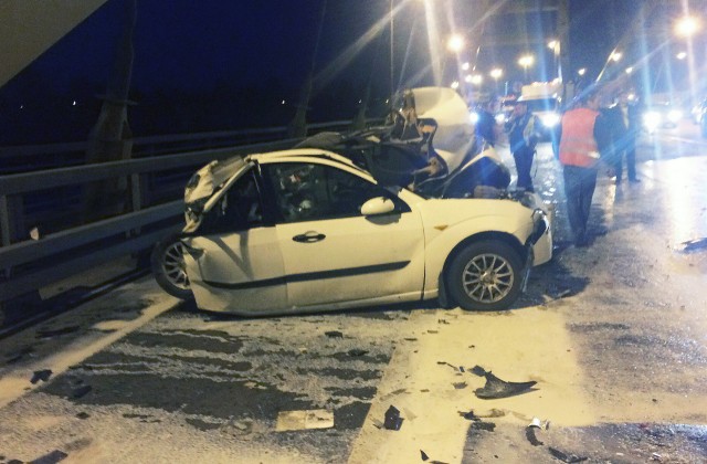 Двое водителей и дорожный рабочий пострадали в массовом ДТП на КАД в Петербурге