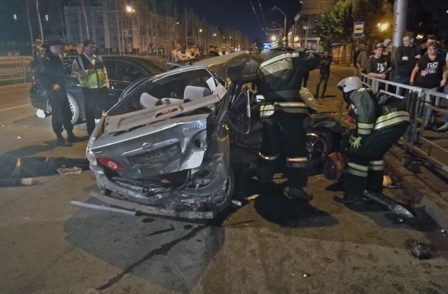 Два человека погибли в ночном ДТП в Барнауле