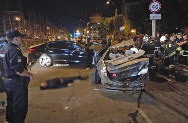 Два человека погибли в ночном ДТП в Барнауле