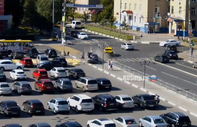 Камера запечатлела момент наезда на пешеходов в Мытищах