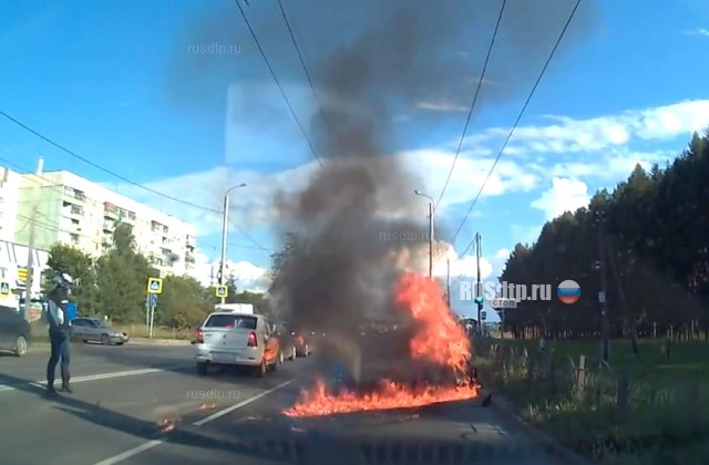 Мотоцикл загорелся в результате ДТП на Кохомском шоссе в Иванове