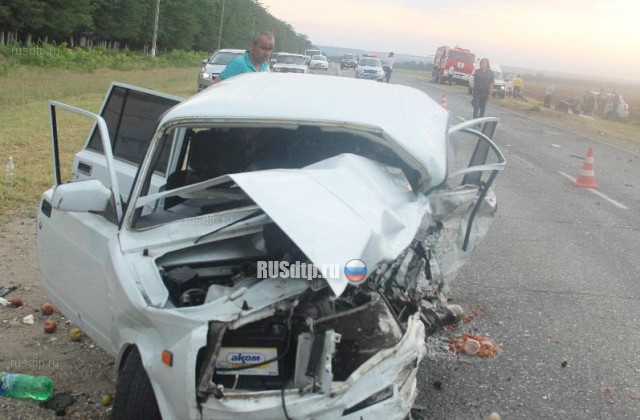 На Ставрополье водитель «четверки» погиб в ДТП на глазах у сына