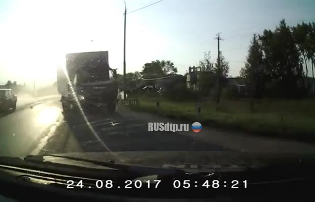 Пьяный водитель устроил массовое ДТП на Омском тракте в Новосибирске
