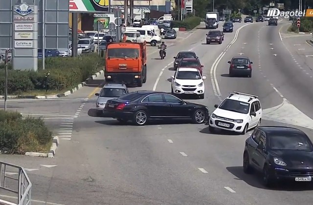 Очередное ДТП в Дагомысе запечатлела камера