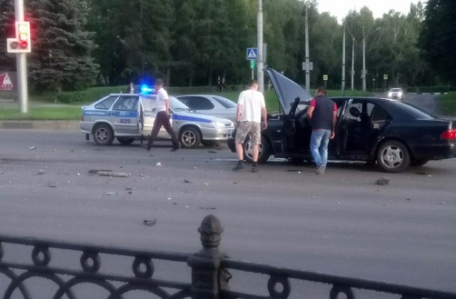 В Новокузнецке пьяный водитель «Мерседеса» совершил массовое ДТП, уходя от погони полиции