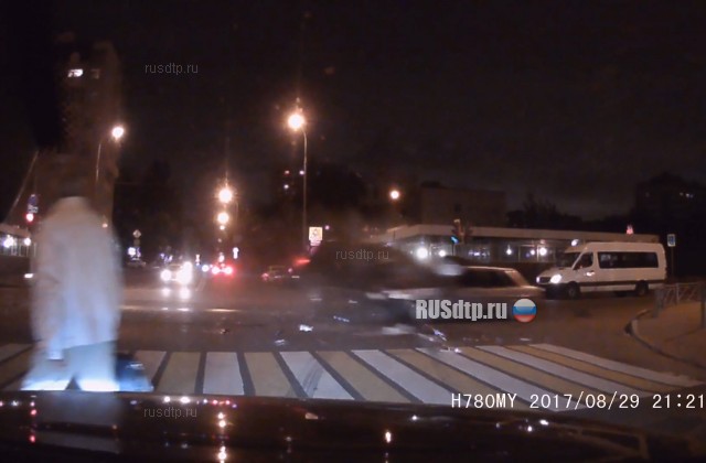 Видеорегистратор запечатлел момент ДТП возле метро «Люблино»