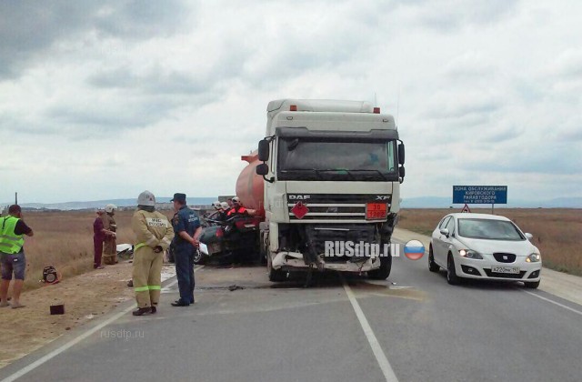 Два человека погибли в ДТП с бензовозом в Феодосии
