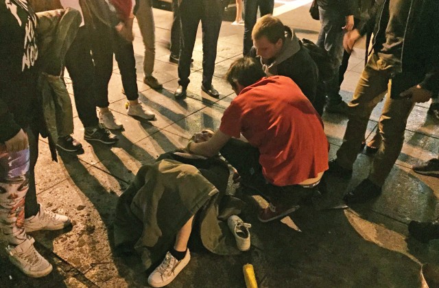 Автомобиль сбил четырёх человек на Невском проспекте в Петербурге