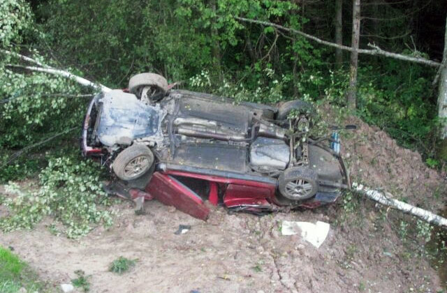 В Псковской области водитель напился после ДТП, узнав о смерти пассажира