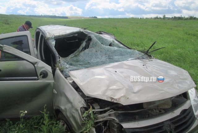 В Башкирии в перевернувшемся «Renault Sandero» погиб пассажир