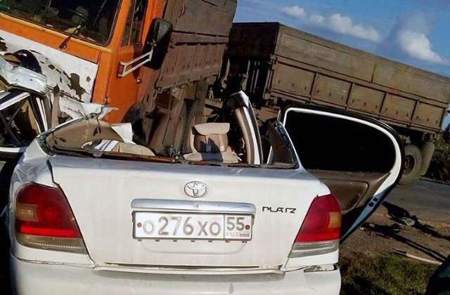 Семья из четырех человек погибла в ДТП по вине водителя КАМАЗа в Тюменской области