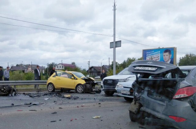 Таксист погиб в утреннем ДТП на Камском мосту в Перми