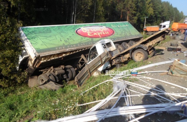 В массовом ДТП на трассе М-7 в Очерском районе погиб дорожный рабочий