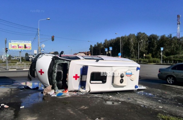 Шесть человек пострадали в ДТП с участием скорой в Омске