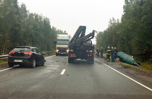 Два человека погибли в ДТП на трассе «Кола» в Ленинградской области