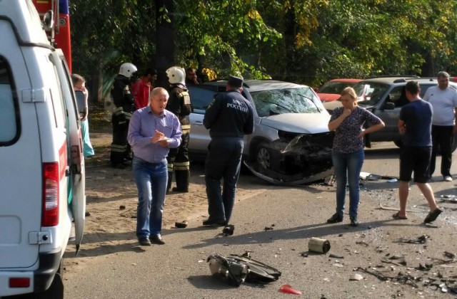 В массовом ДТП на Волгоградской в Воронеже погиб 69-летний мужчина