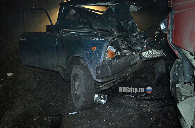 В Буздякском районе водитель «Жигулей» погиб, врезавшись в стоящий грузовик