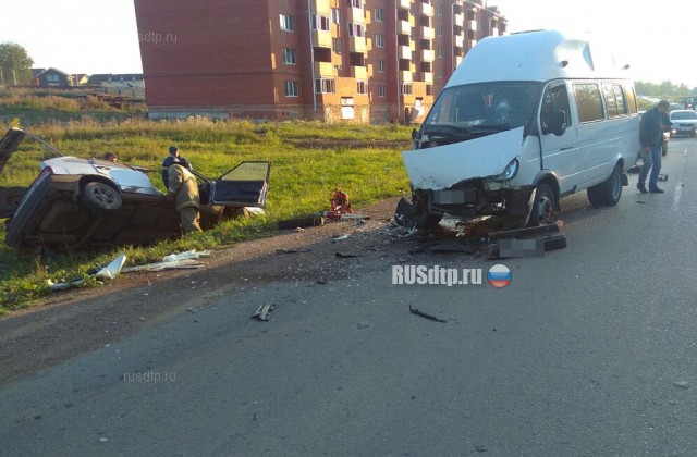 В Башкирии в ДТП с маршруткой один человек погиб и трое пострадали