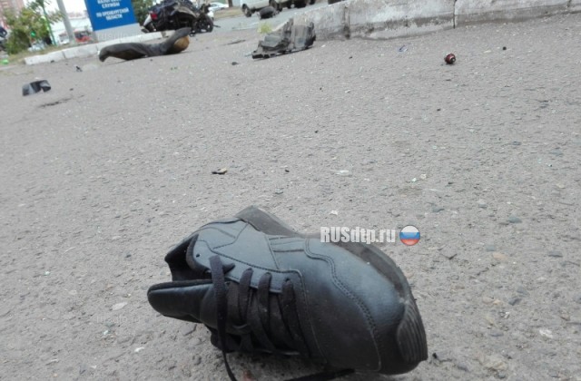 В Оренбурге трое молодых погибли при столкновении автомобиля со столбом