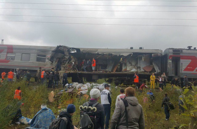 Поезд «Адлер &#8212; Нижневартовск» столкнулся с грузовиком в ХМАО