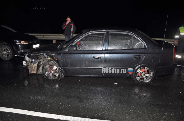 В Рязанской области «Hyundai» сбил пассажира попавшего в ДТП грузовика