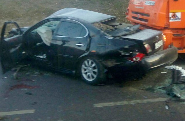 Водитель автомобиля Toyota Windom погиб в ДТП на улице Академической в Иркутске
