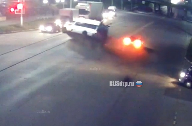 В Рязани в ДТП с участием маршрутки пострадали 18 человек. Видео