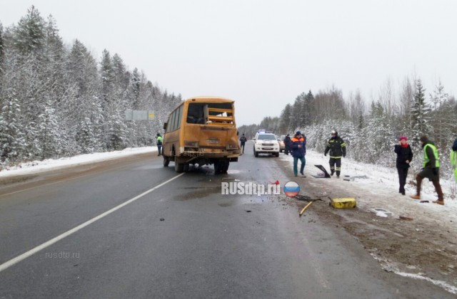 В Коми в ДТП с участием школьного автобуса погибли три человека