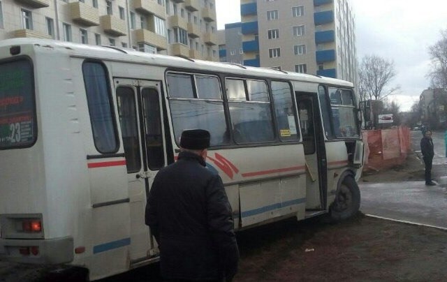 Три человека пострадали в ДТП с участием автобуса в Бийске