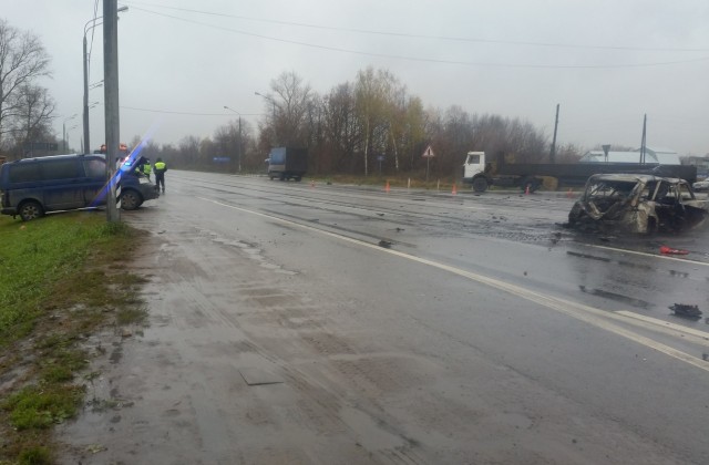 Водитель сгорел в машине в результате крупного ДТП на Рязанском шоссе