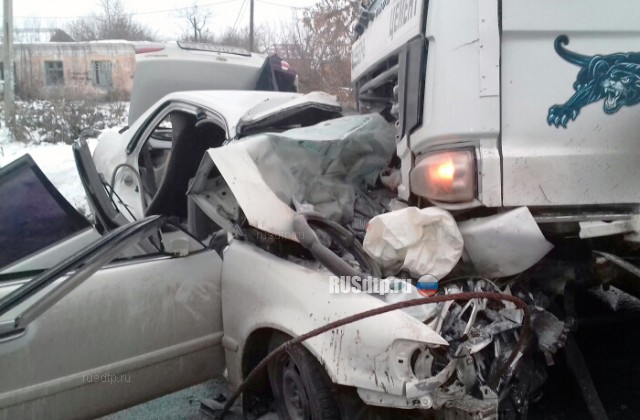 В Омске двое мужчин погибли в ДТП с бетономешалкой