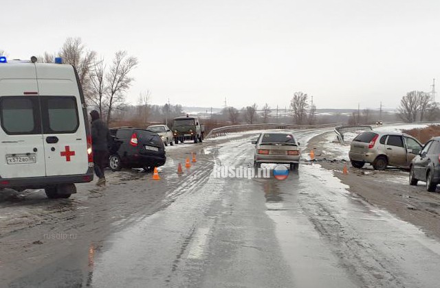 В Оренбургской области в ДТП погибла пассажирка «Приоры». Пострадали пятеро