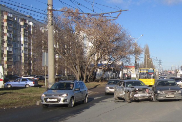В Тольятти в ДТП со «скорой» пострадали двое медиков и пациент