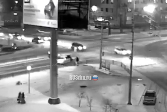 Уличные гонки в Екатеринбурге: водитель насмерть сбил женщину