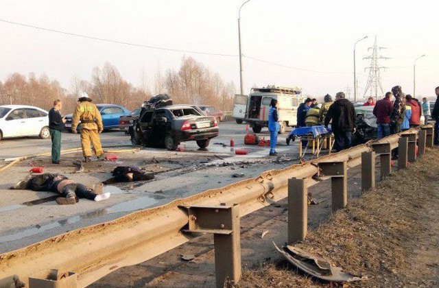 В Уфе в лобовом столкновении автомобилей погибли два человека