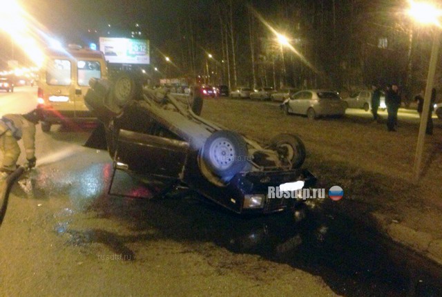 Столкновение двух автомобилей в Ижевске запечатлел видеорегистратор