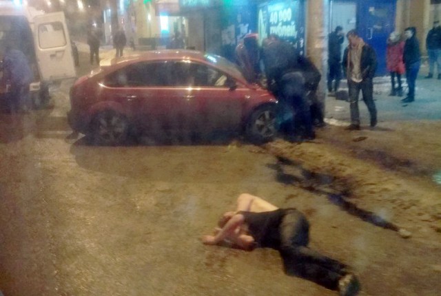 В Мурманске очевидцы избили водителя, насмерть сбившего женщину