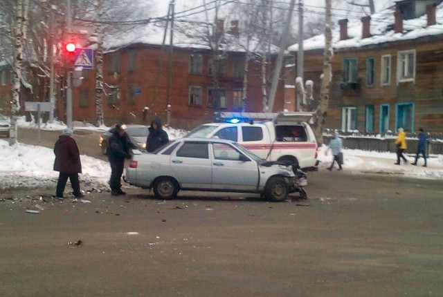 авария в сыктывкаре газель и митсубиси